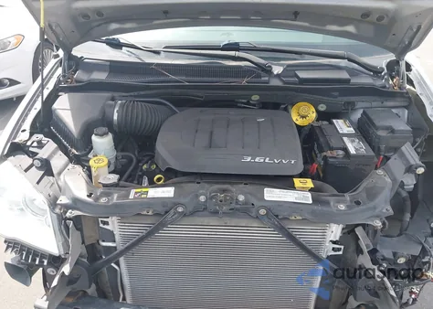 2016 Chrysler Town & Country Touring из США, поврежденный, VIN 2C4RC1BG5GR205361